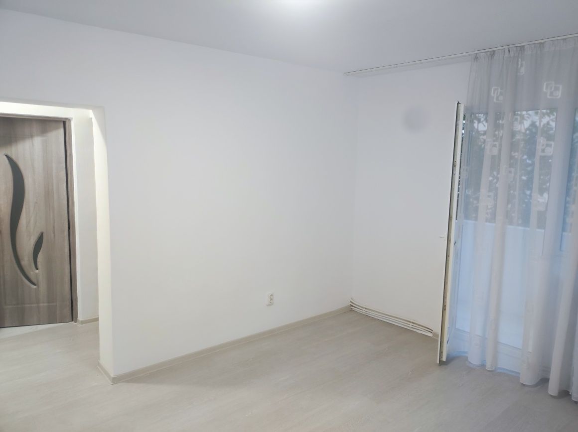 Vând apartament 2 camere - Poză 8