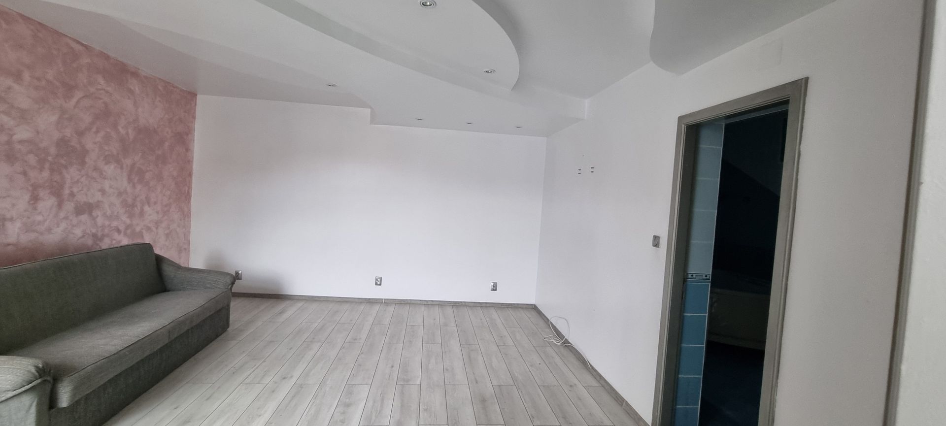 Casă P+M, 4 camere, str Lebedei, singur in curte - 600 E. Comision 0 - Poză 9