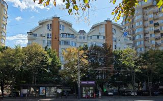 Vânzare, apartamnet 4 camere + living, str. Alba Iulia, Buiucani - Poză 1