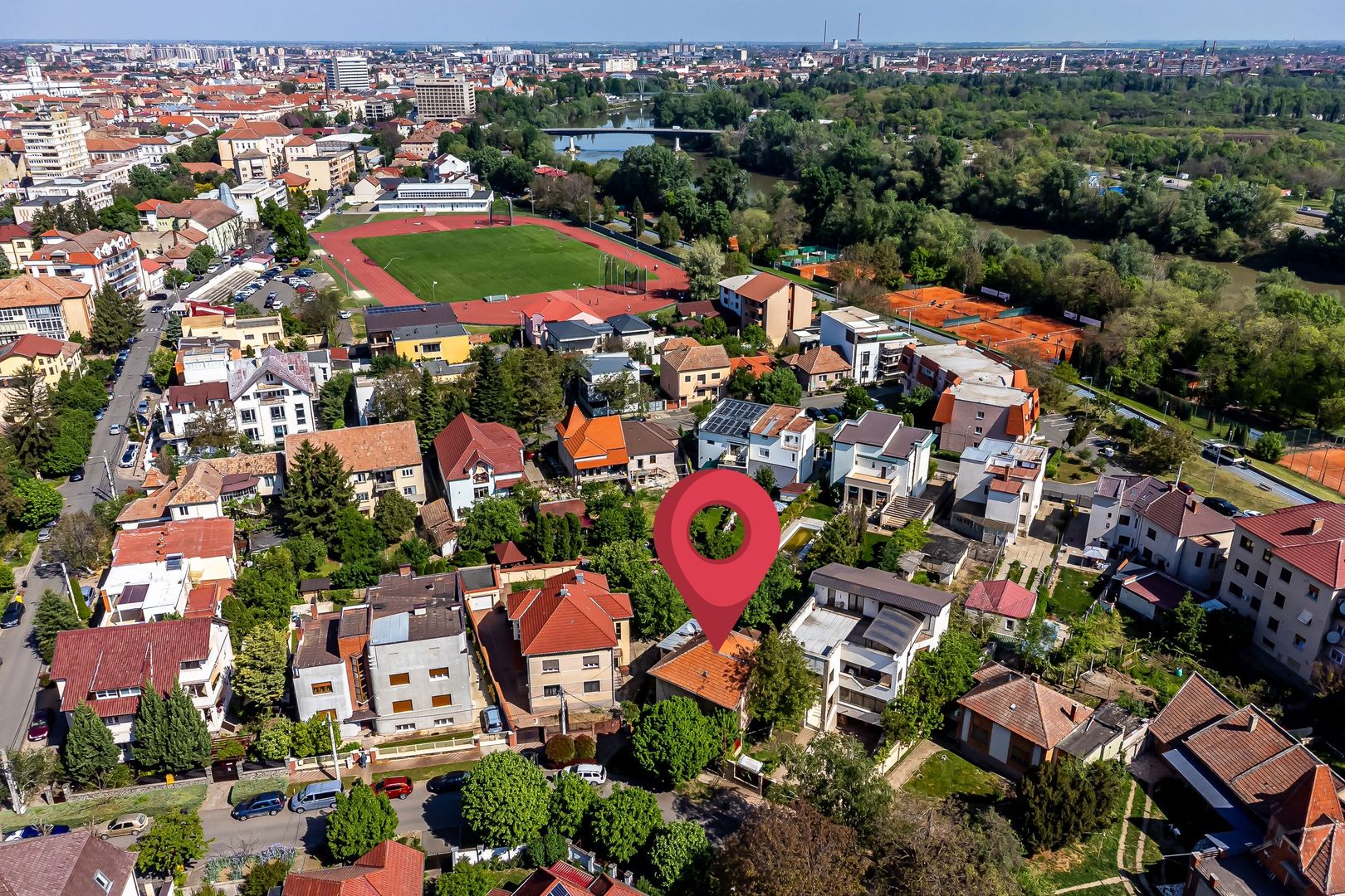 REPOZITIONARE PRET!!! Proprietate rară în zona de lux a Aradului - Poză 9