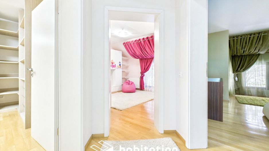 Descoperă eleganța unei case moderne– vizitează prin tur virtual - Poză 21