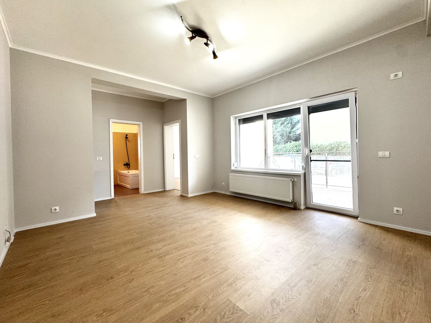 Apartament cu 3 camere | Parter | Terasă | Parcare | Braytim - Poză 1