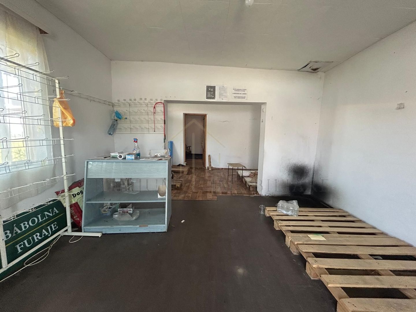 Casă de vânzare în centrul Oituzului, DN11 - Poză 4