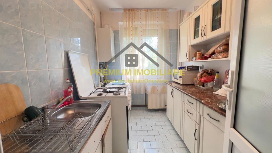 Apartament 3 camere etaj 1 - zona centrala - Poză 5