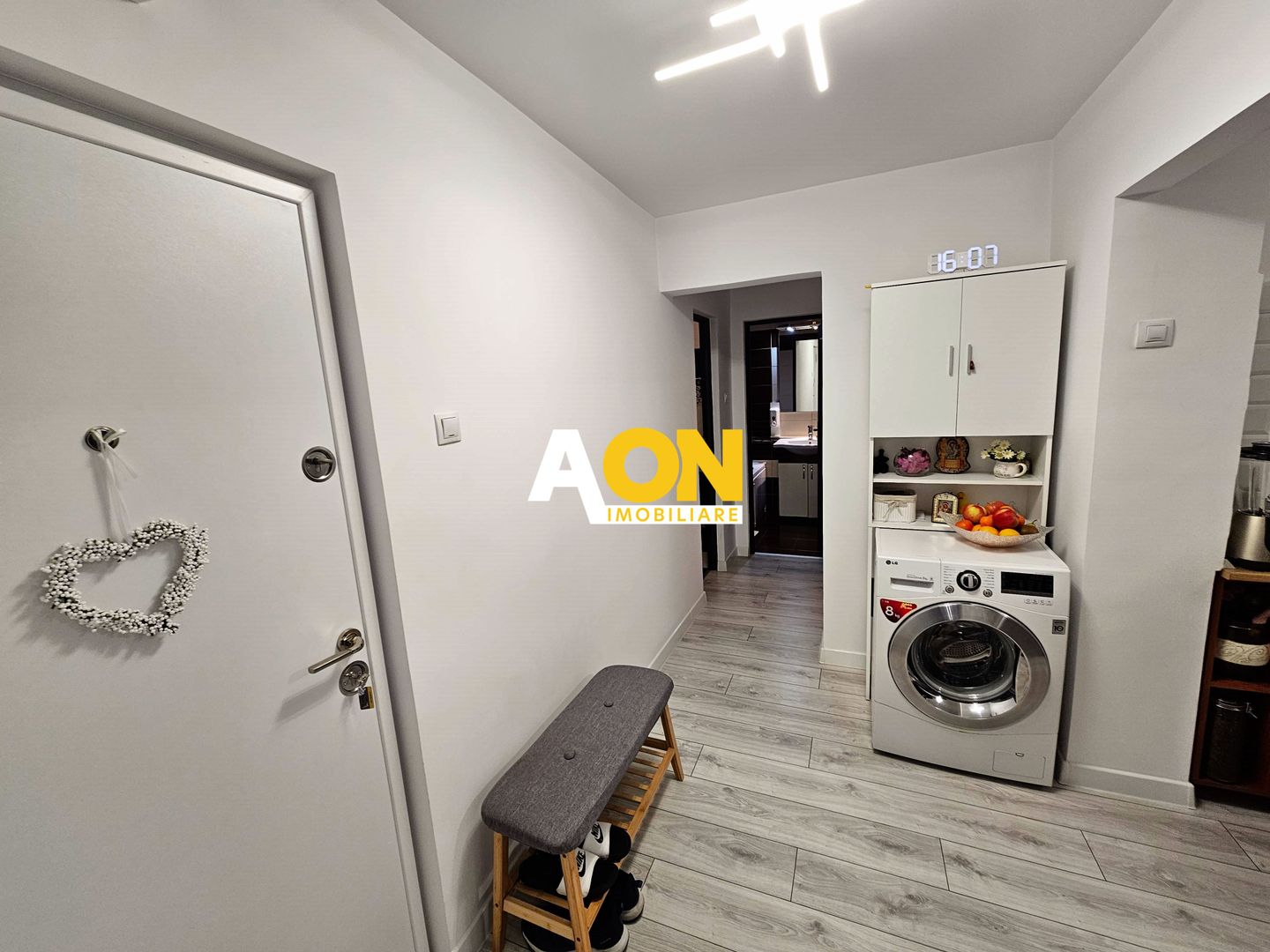 Apartament 2 camere, decomandat, 55 mp utili, mobilat, et. intermediar - Poză 8