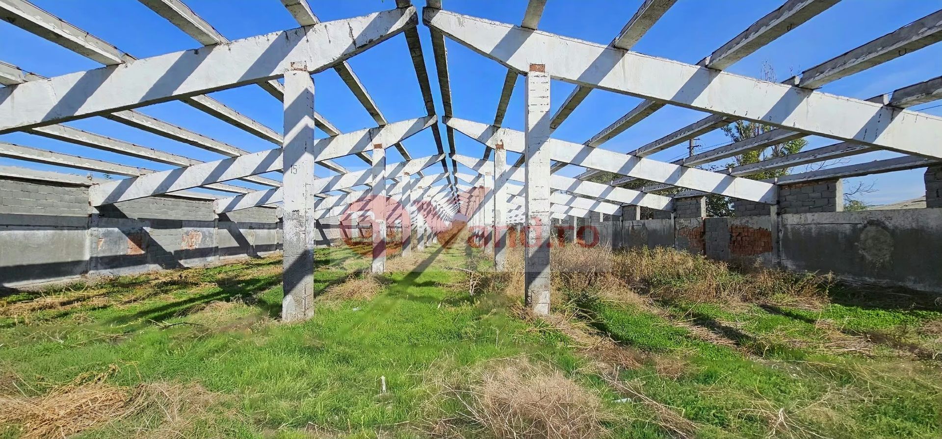 HALA INDUSTRIALA DE VANZARE, VANATORI, DN26, TEREN 3.500 MP – PRET 249.000E - Poză 3