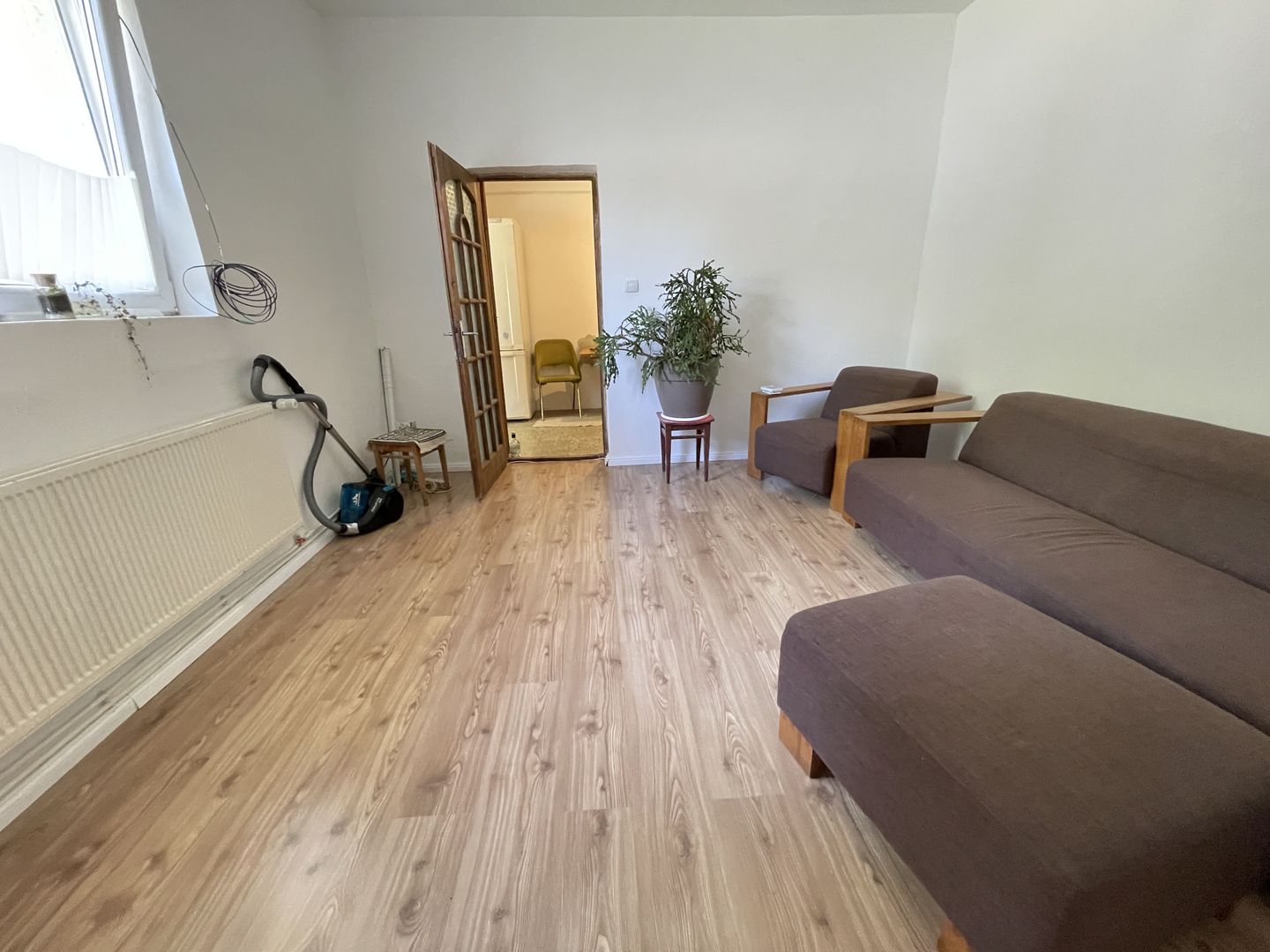 Casă la curte comuna în zona Balcescu - Poză 2