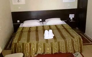 Pensiune cu 18 camere in centrul Brasovului - Poză 8