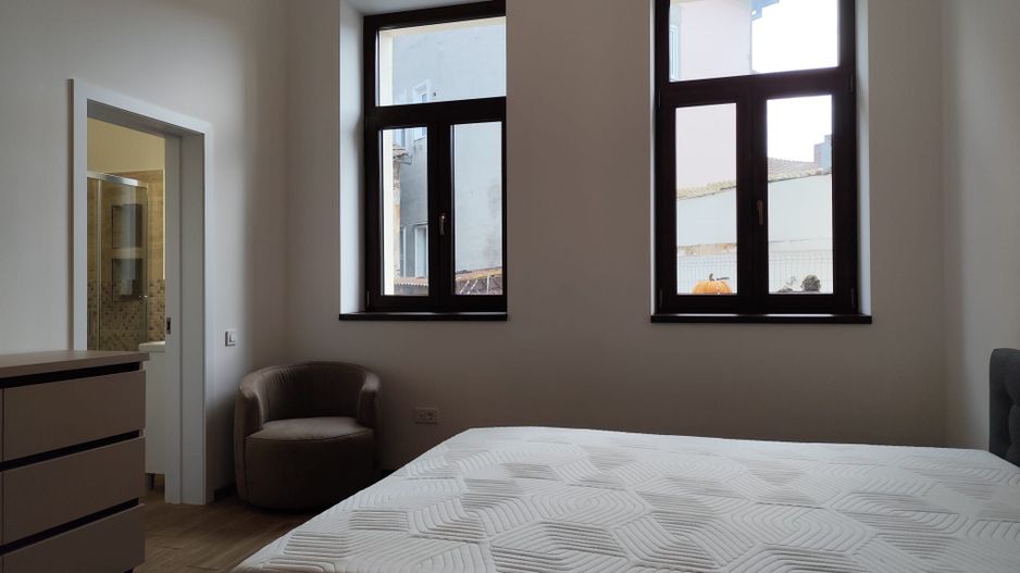 Vanzare | proprietate ultracentrala | studio + ap.2 camere | Oradea - Poză 15