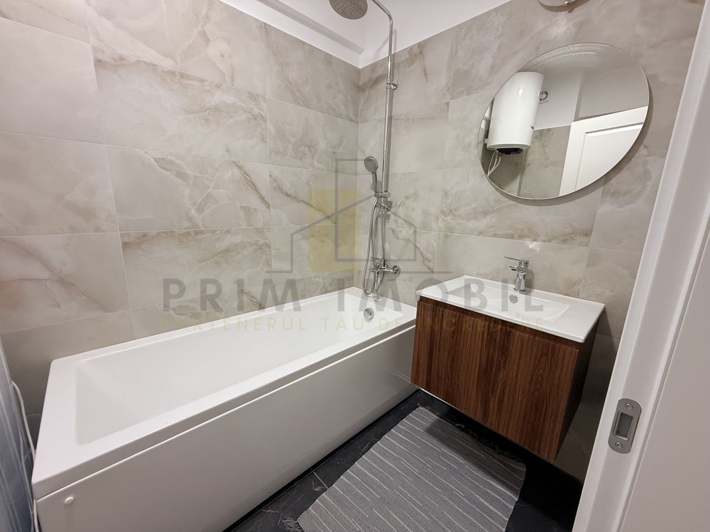 1 Camera decomandat, Prima inchiriere, Bloc nou - parcare inclusa - Poză 8