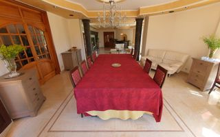 Vila unicata | Teren de 3000 m2 | Piscina si vegetatie matura - Poză 10