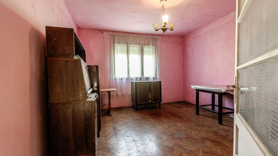 VANDUT! Casa din caramida 3 camere - Teren 755 mp - Livada, Arad - Poză 4
