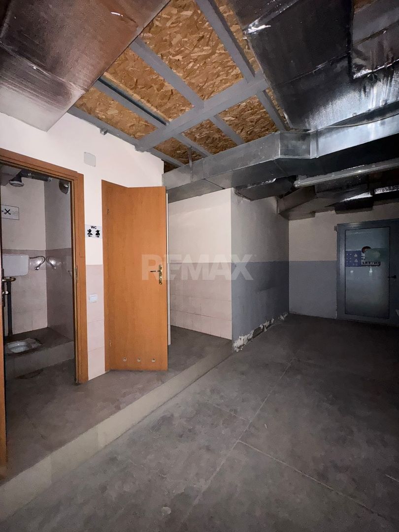 Spațiu comercial versatil în zona centrală - Poză 13