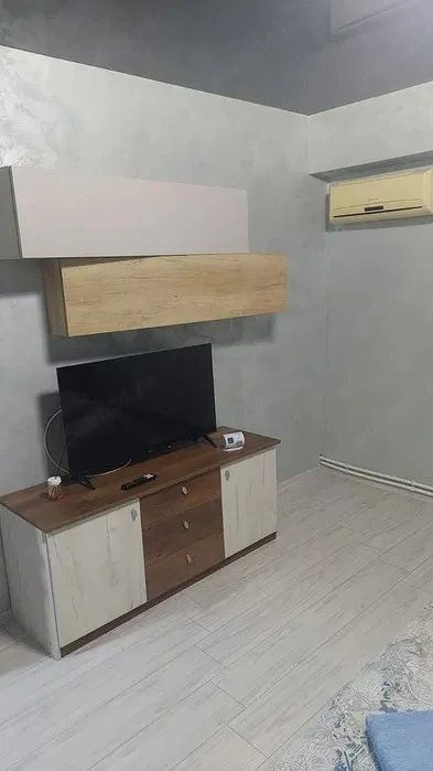 Închiriez apartament 1 cameră, Mazepa 1, bloc Salcia, parter, 300 euro - Poză 2