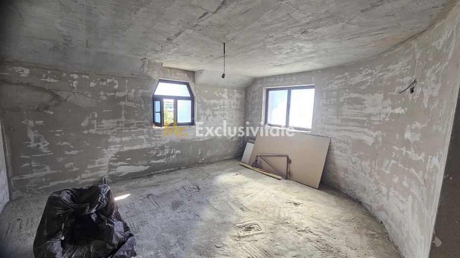 Vila generoasa cu piscina,garaj subteran si curte cu terasa-Turda - Poză 13