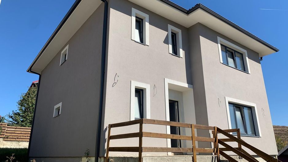 Casă cu teren – Zona Profi Chinteni | Casă nouă, semifinisată | Garaj si Terasa - Poză 1