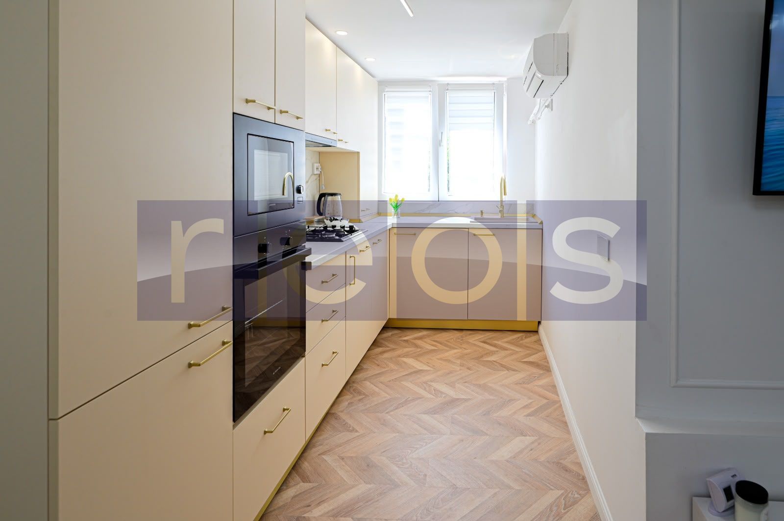 VANZARE APARTAMENT VILA DOROBANTI 45MP 2 CAMERE RENOVAT 2026 CENTRALA PROPRIE - Poză 6