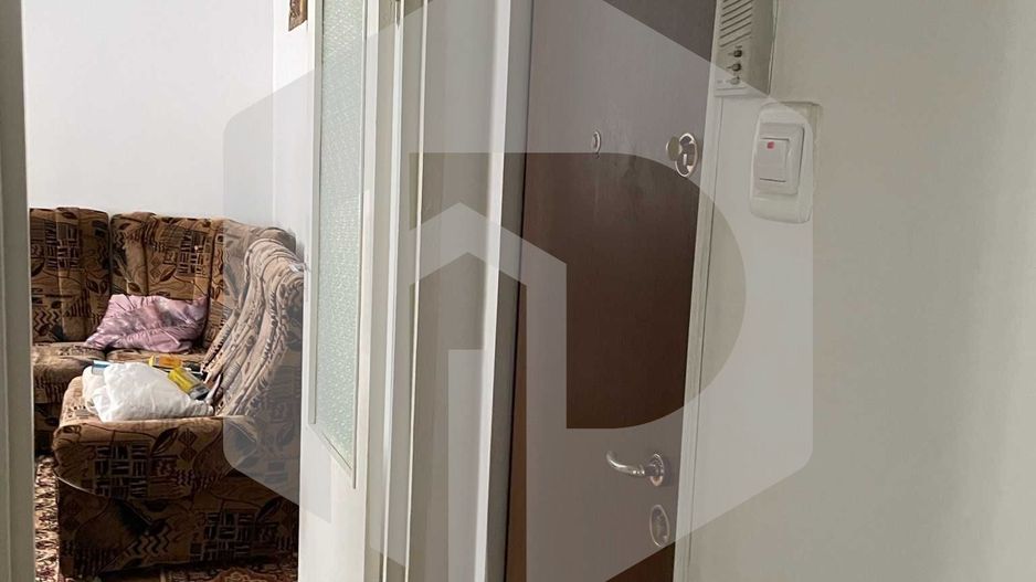 Apartament 3 camere decomandat-V. Aaron/ str.Iezer+pivnita - Poză 2