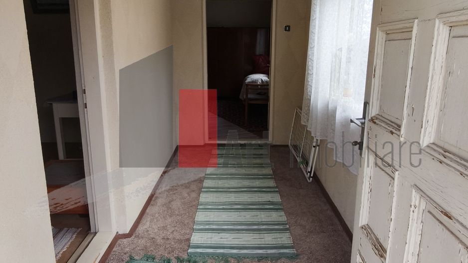 Casa curte cu teren 1600 mp Manolache - Poză 9