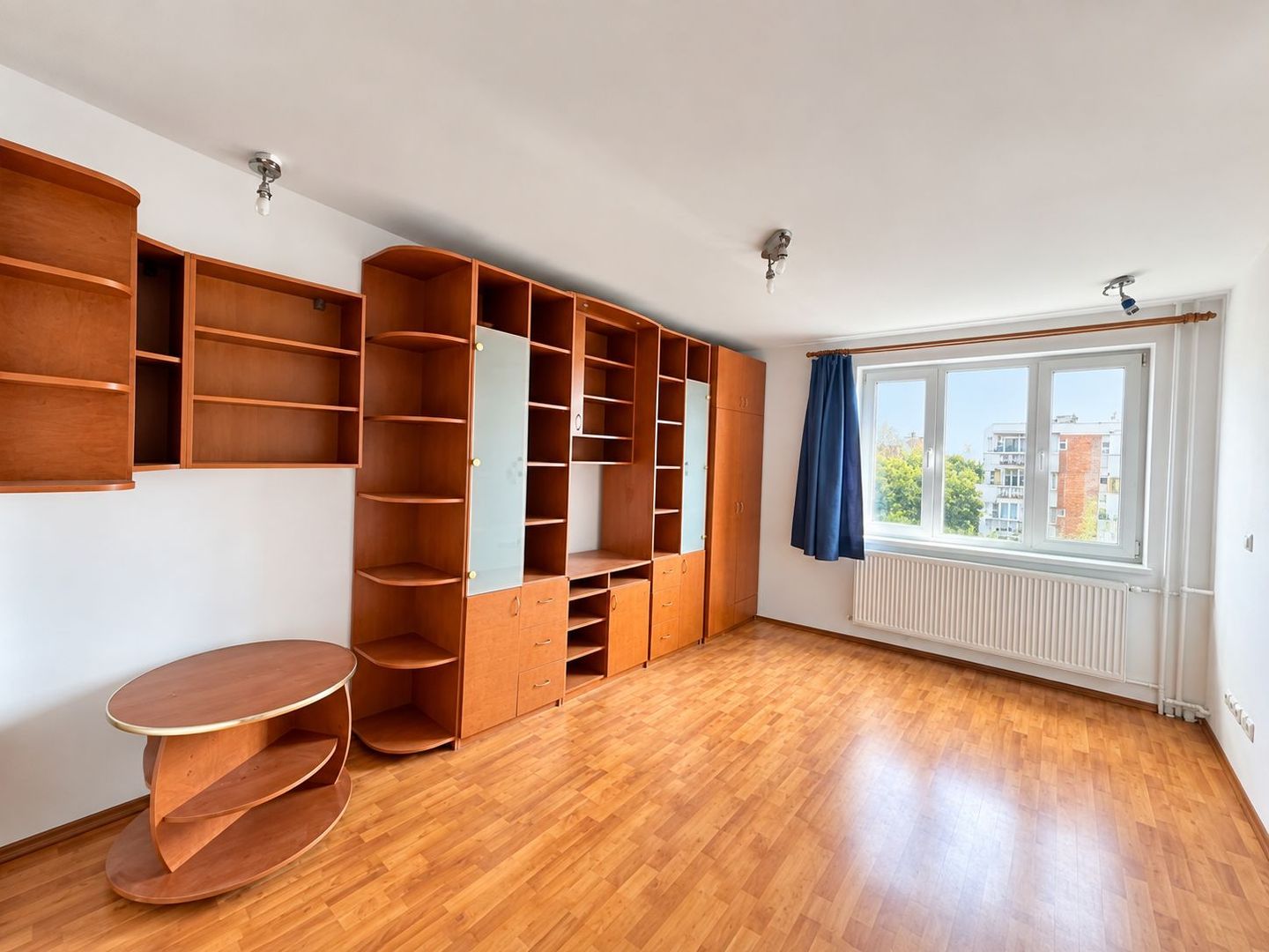 Aradului-Iulius Town | 2 Camere | Etaj Intermediar | Decomandat. - Poză 4