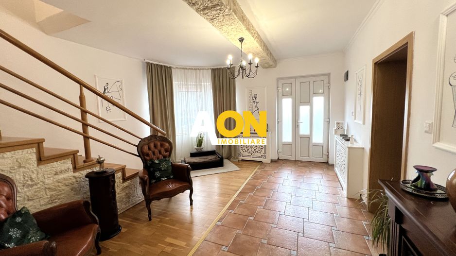 Casa de vanzare - 5 Camere, 2 Bai,  Garaj, 1000mp Teren - Poză 3