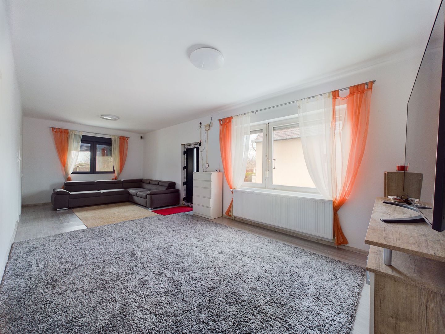 Casă nouă cu teren generos la graniță - Poză 7