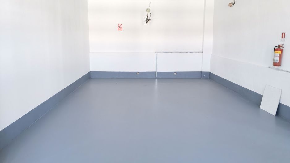 Proprietate industriala  la 35 km de TM - Poză 3