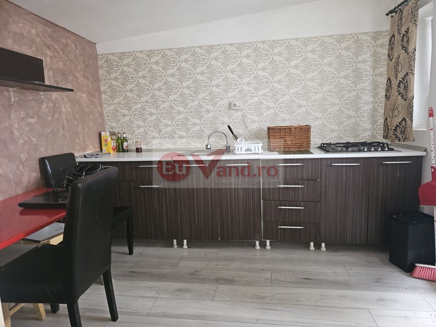Casa 35 mp cu curte 300 mp, Micro 17 – Str. Oltului, 250 euro lunar - Poză 5
