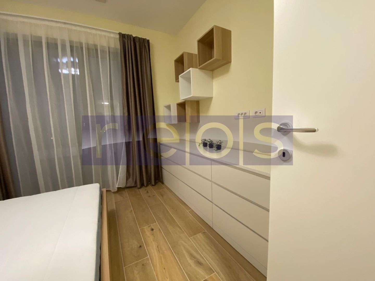 APARTAMENT 2 CAMERE ZONA EMINESCU + PARCARE - Poză 3