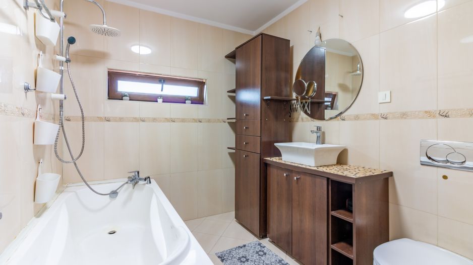 Casă primitoare  | Tunari | Grădină spațioasă plus piscină - Poză 9