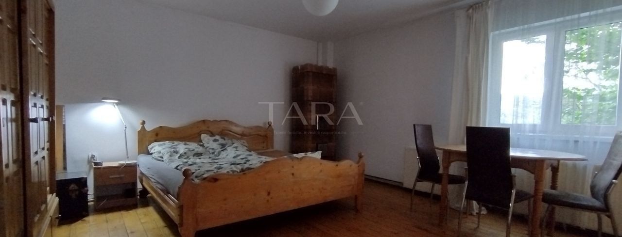 Casă cu grădină, viță de vie și pomi – Gruia, aproape de centru - Poză 4