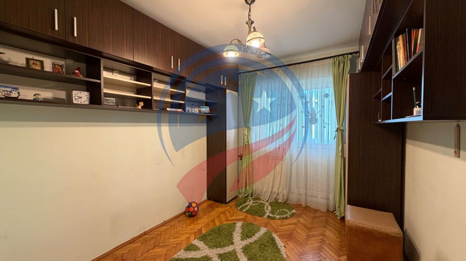 APARTAMENT 3 CAMERE 2 BAI ZONA LAPUS ET 1 - Poză 3