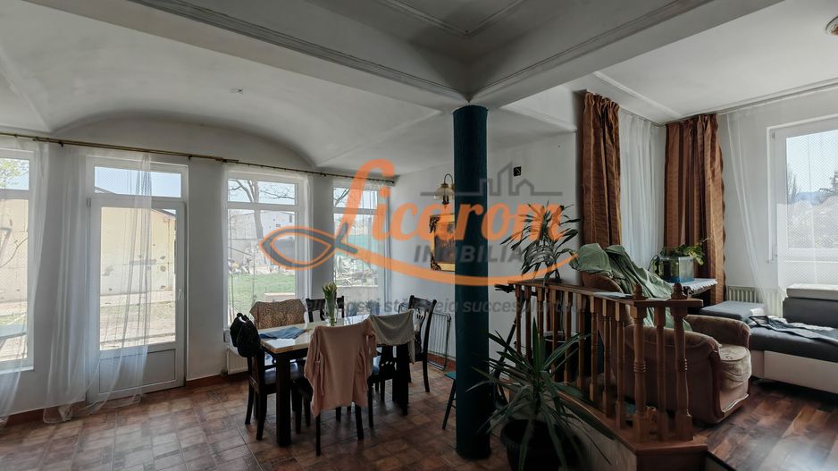 Vila P+E Bartolomeu,4 camere,4 bai,curte,garaj. - Poză 1