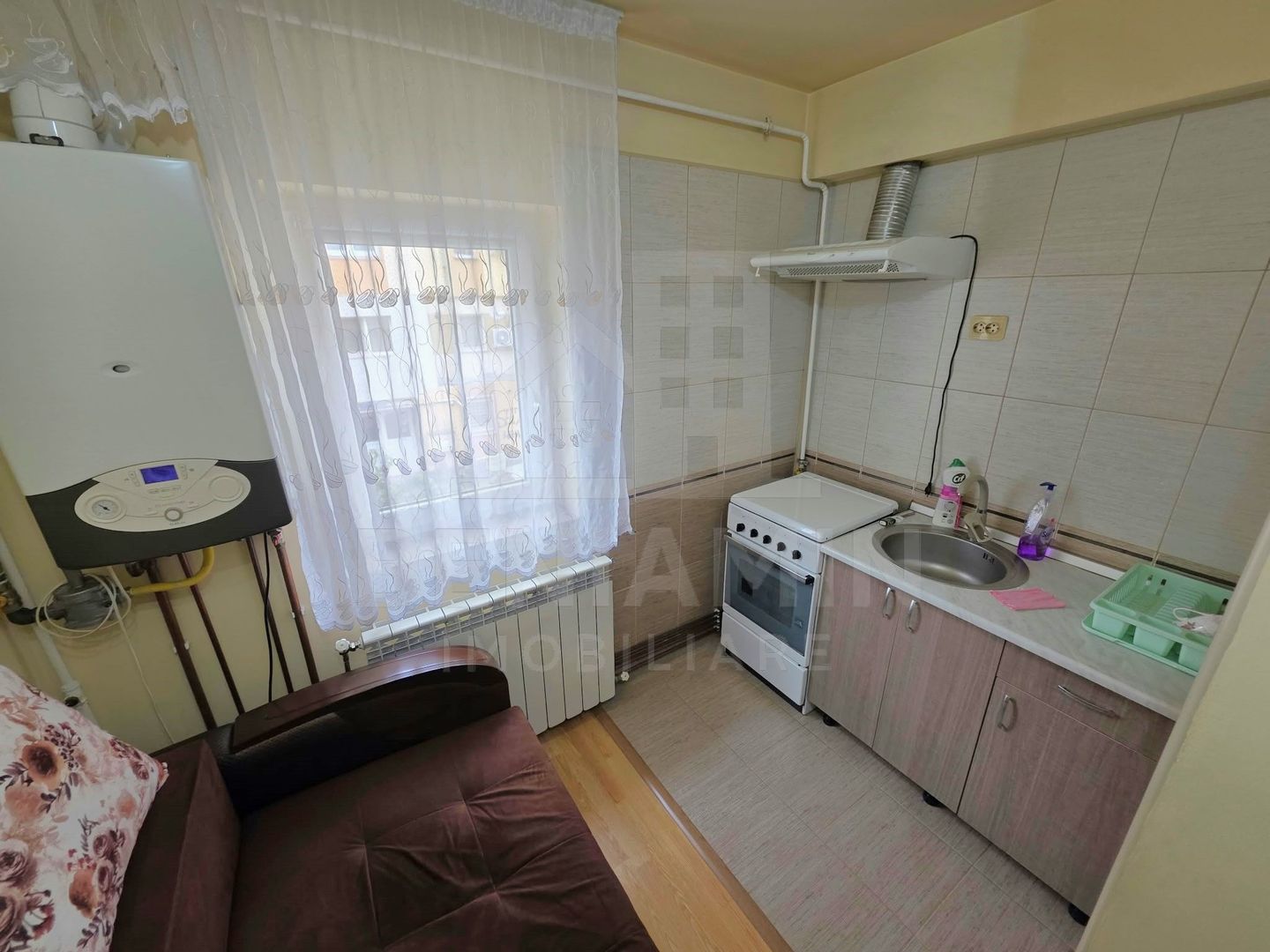 Garsoniera decomandata 38MP Etaj1 Craiovita-Noua - Centrala Proprie - Poză 3
