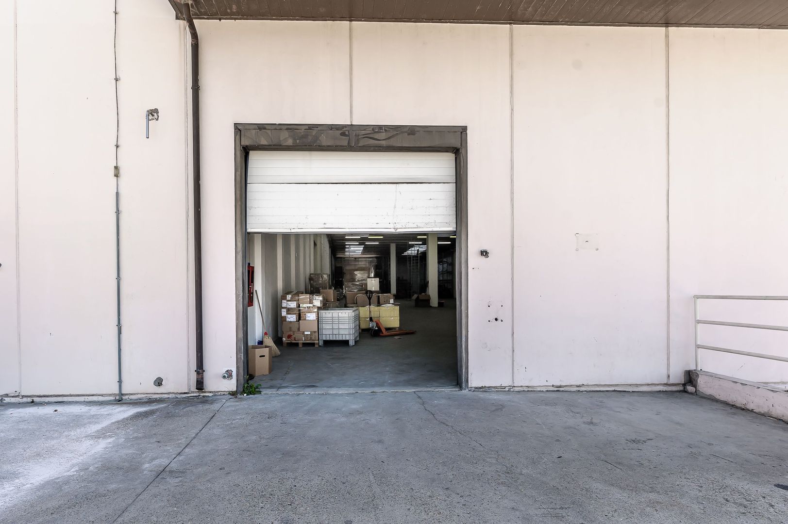 Hala in Arad 1000 mp cu Platformă Auto - Poză 6