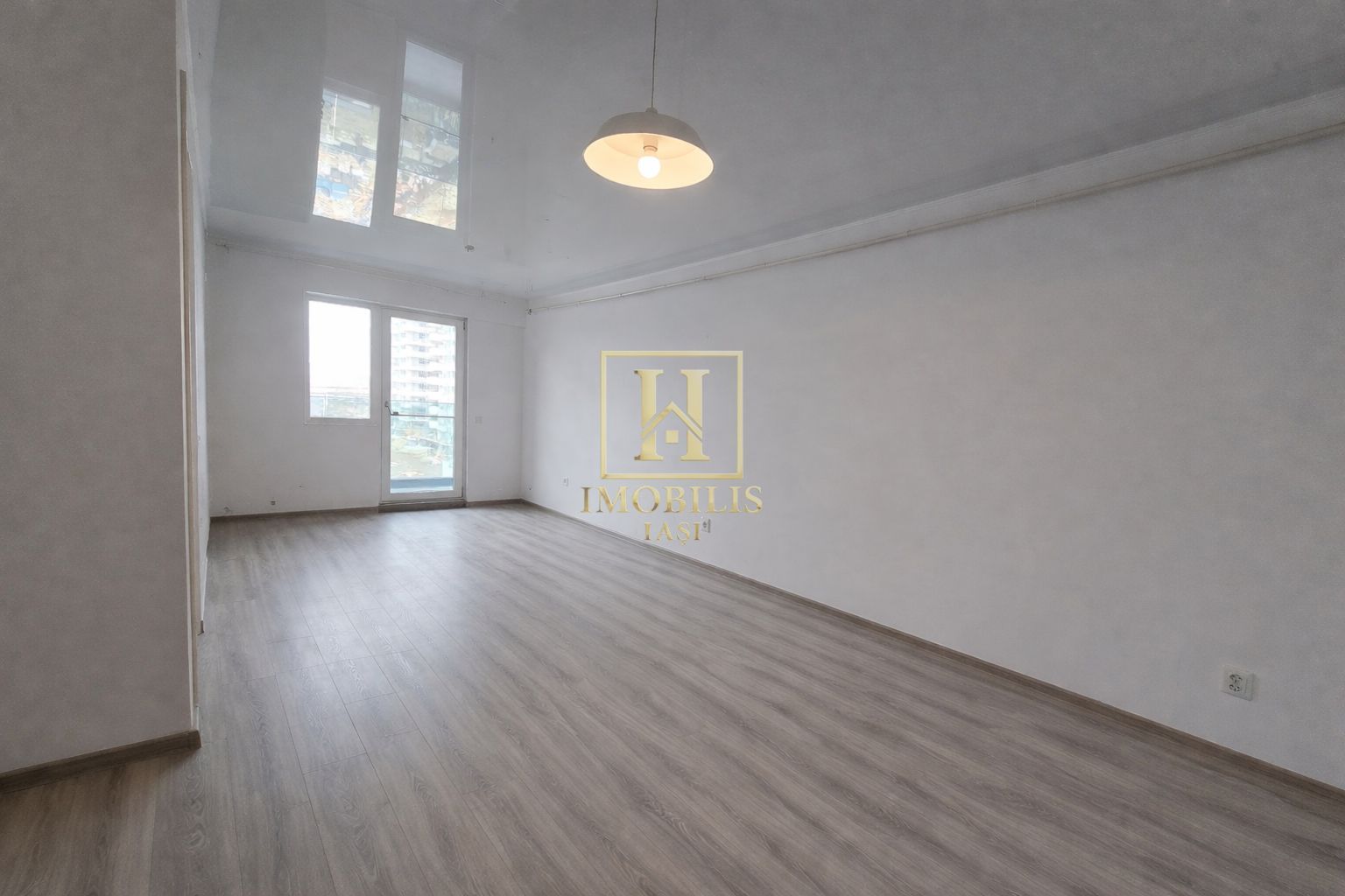 Apartament NOU 2 camere open space 50 mp Copou 104900 euro - Poză 2