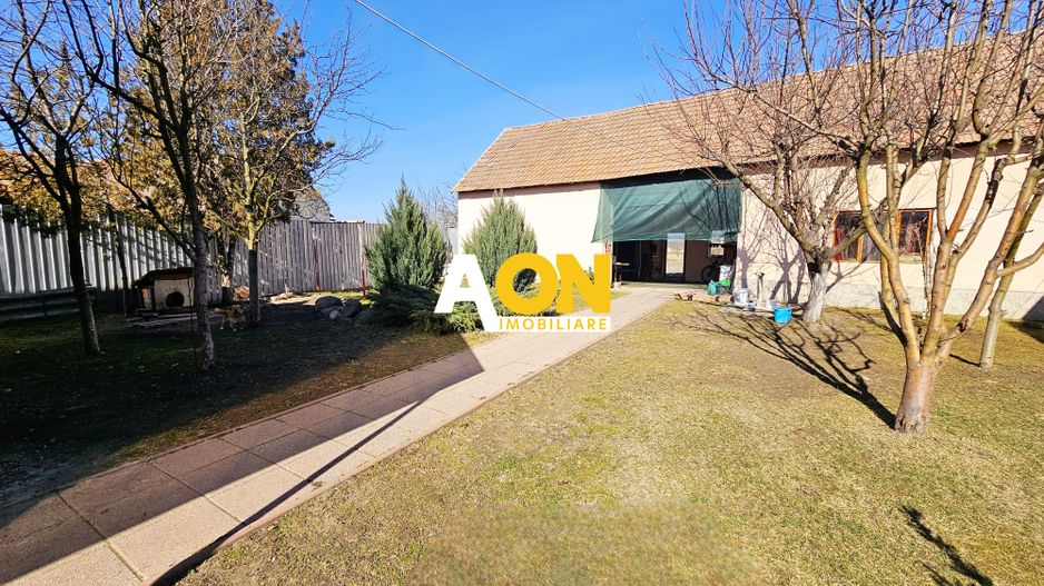 Casa 4 camere + anexe, 2084 mp teren, Totoi, la 10 km de Alba Iulia - Poză 3