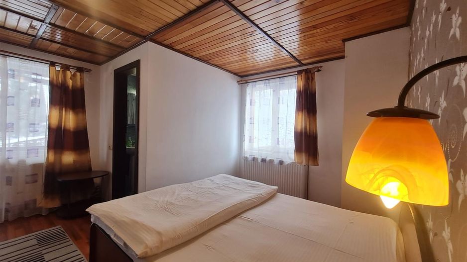 In regiune pitoreasca, cu view montan, Moeciu de Jos, Bran, Brasov - Poză 9
