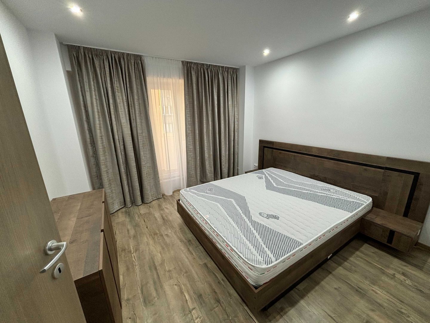 De Inchiriat Apartament 2 camere modern Calea Calarasilor - Poză 6