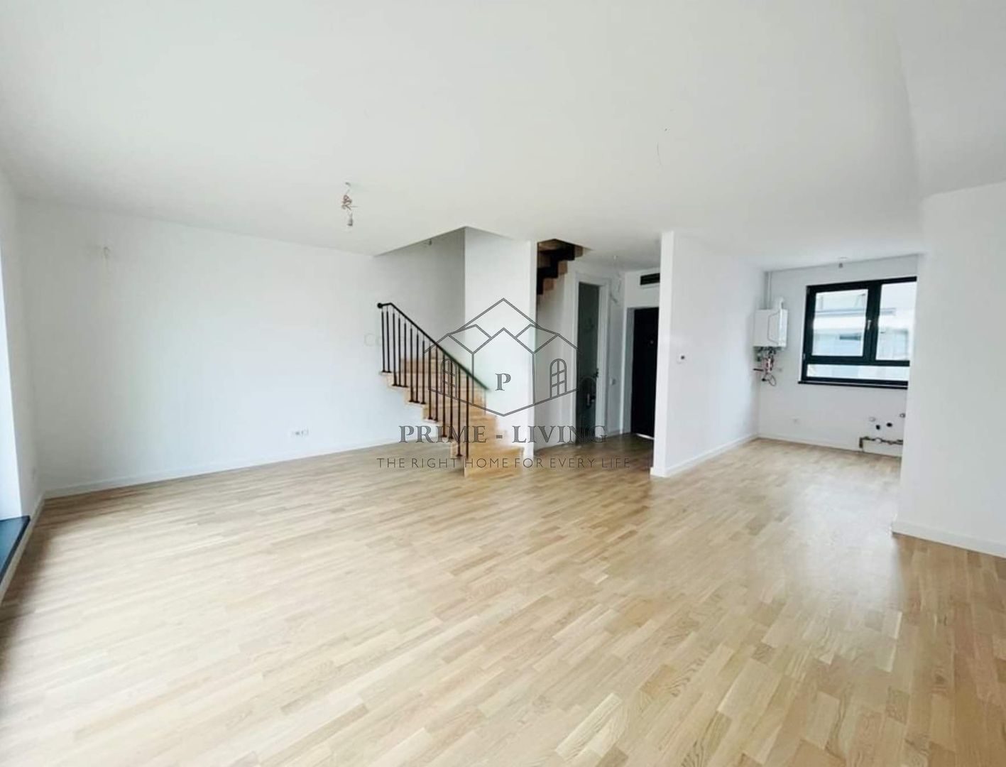 CASA NOU CONSTRUITA IN COMPLEX REZIDENTIAL LA VANZARE IN PIPERA - Poză 1