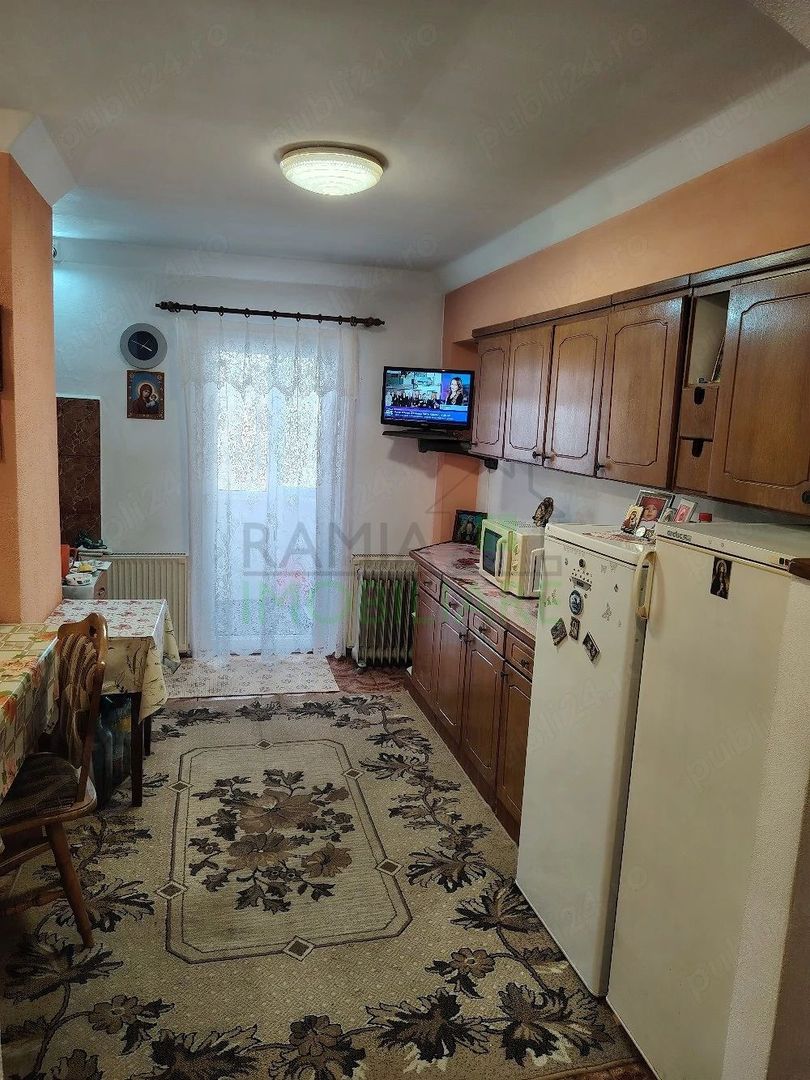 Apartament 3 camere decomandat, etaj 1, 2 balcoane și garaj – Râșnov - Poză 2
