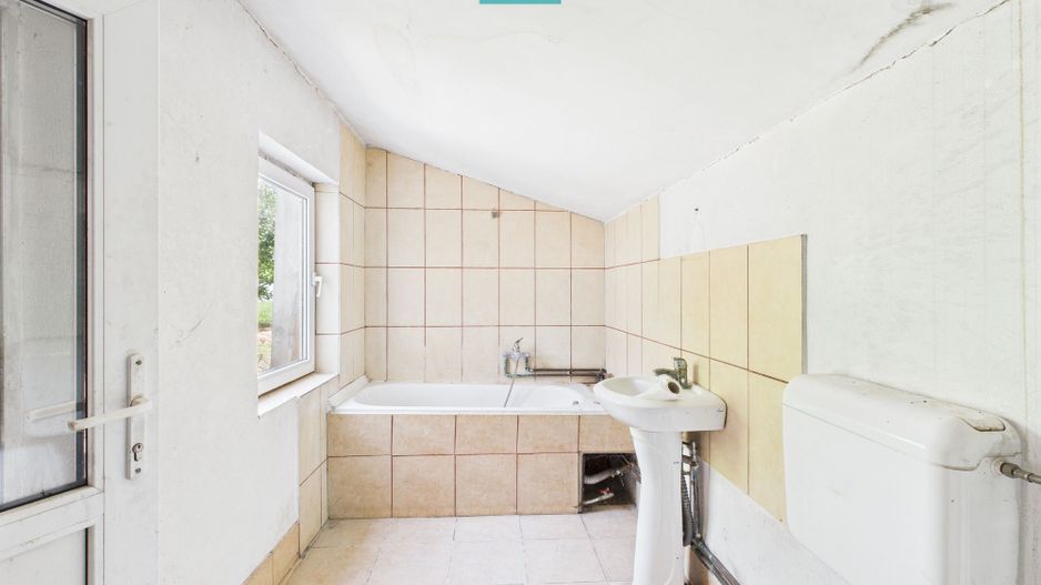 Casă cu teren de 2171 mp, zona centrală Șimand - Poză 8