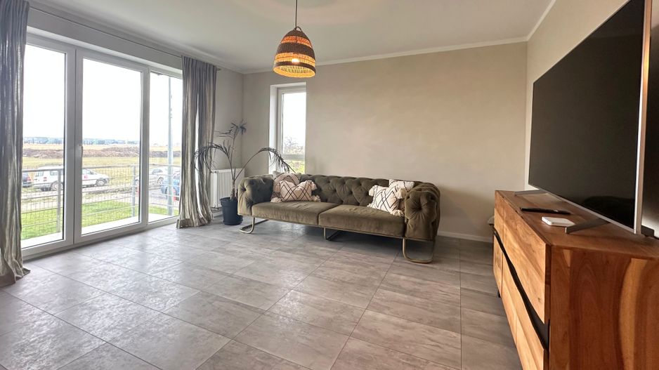 Apartament 2,5 camere chic cu grădină balcon vitrat și mobilier premium - Poză 3