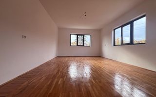 Vanzare casă spațioasă cu teren generos în Cândești Vale–jud Dambovita - Poză 8