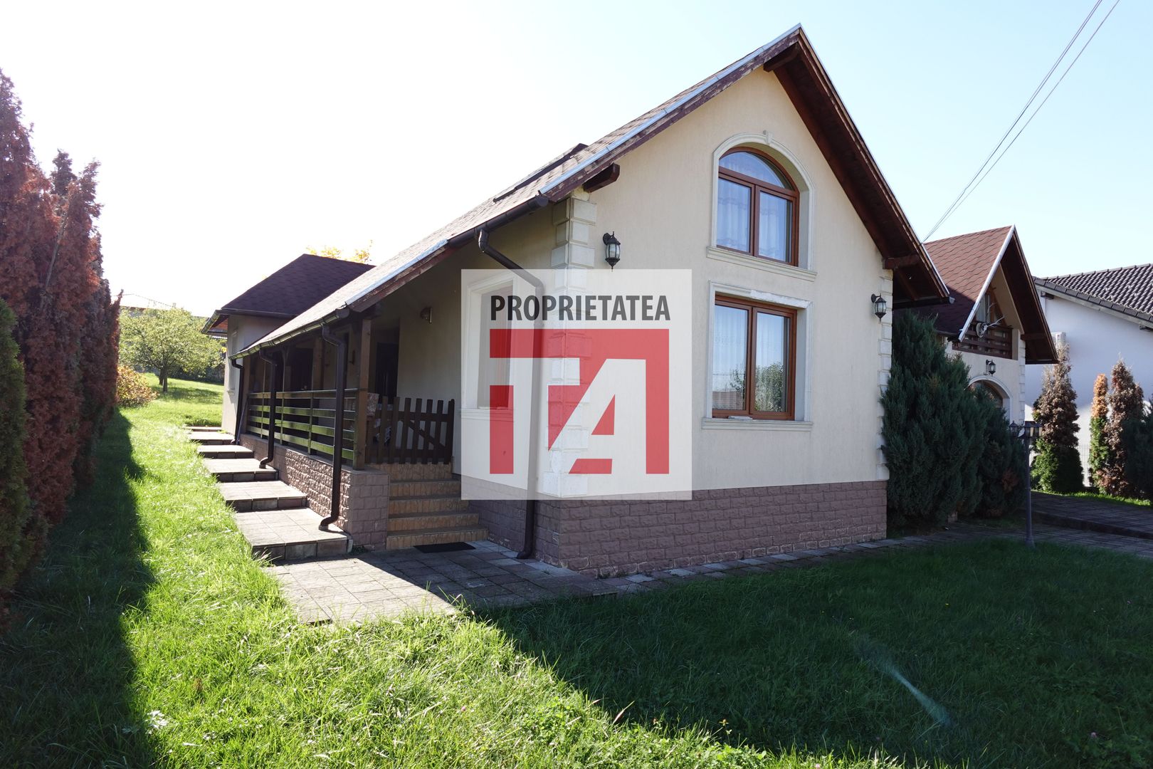 Casa spatioasa si teren de 1500mp Unguras - Poză 2