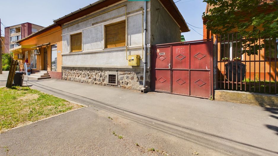 Casă pe strada Petru Rareș - Poză 2