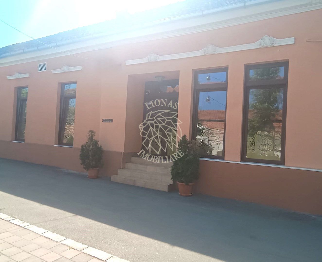 Restaurant deosebit pentru inchirire Central Oradea - Poză 3