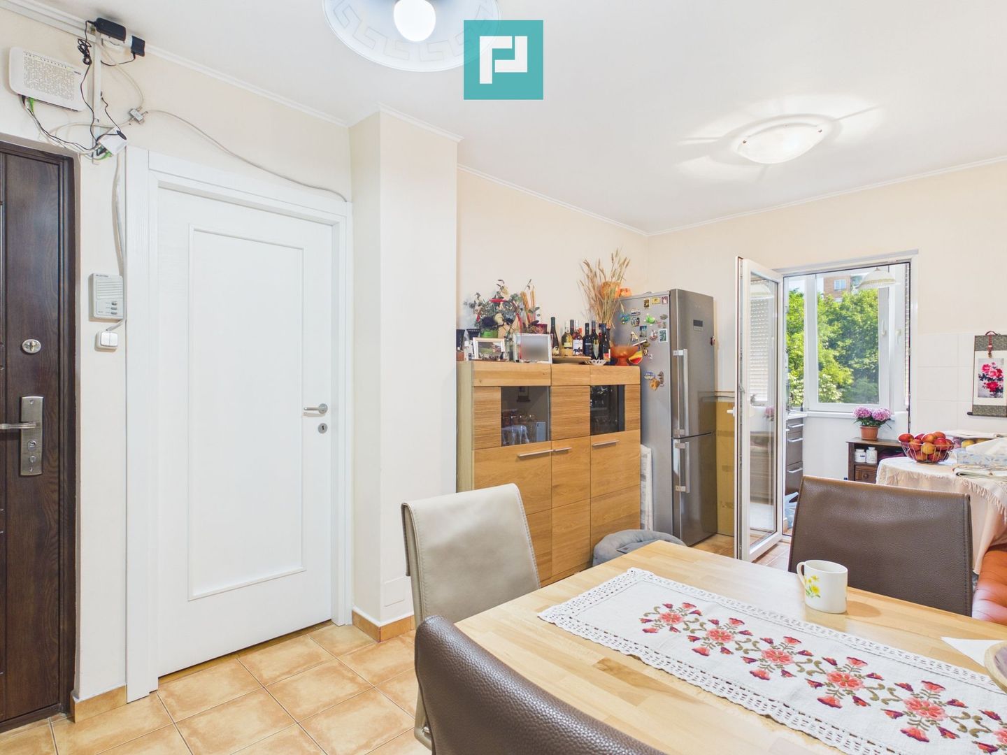Decebal – PB 3 camere renovat modern - Poză 7