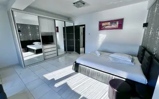 Apartament 2 camere Vila Sophia 1 - Vedere frontala la lac - Poză 14