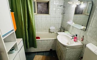 3 decomandate, centrala, 1 Mai - 110 000 Euro - Poză 8